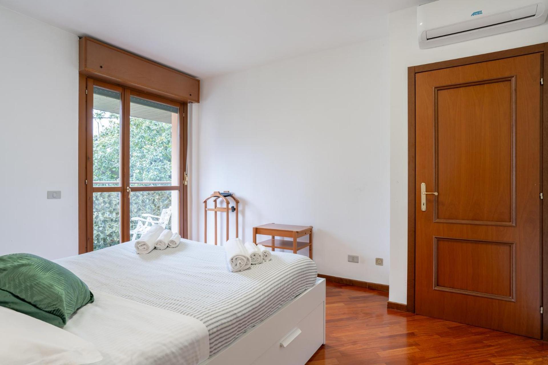 Spacious Bright Apartment Near City Center And Como Lake With Air Conditioning Lecco Eksteriør bilde
