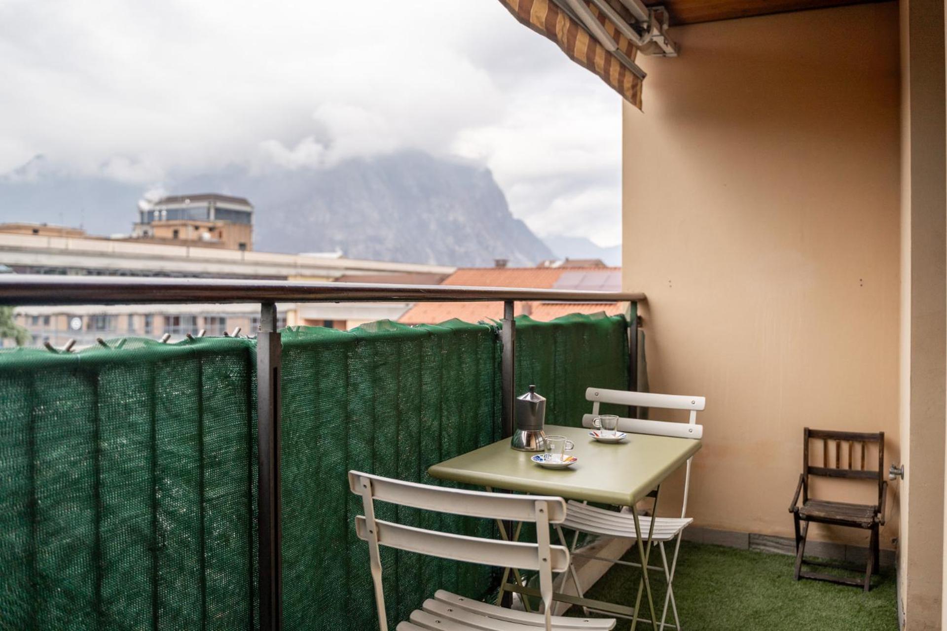 Spacious Bright Apartment Near City Center And Como Lake With Air Conditioning Lecco Eksteriør bilde