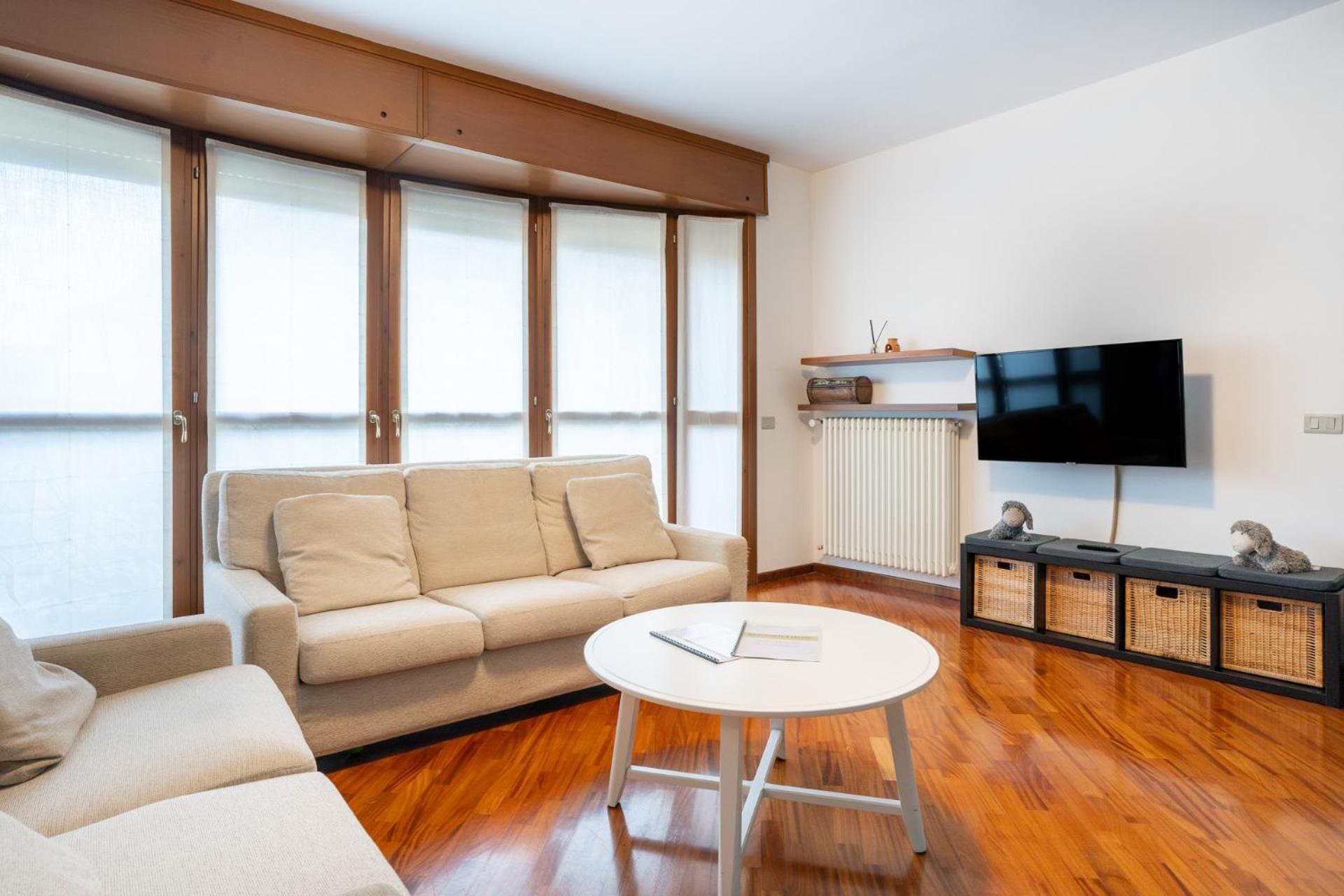 Spacious Bright Apartment Near City Center And Como Lake With Air Conditioning Lecco Eksteriør bilde